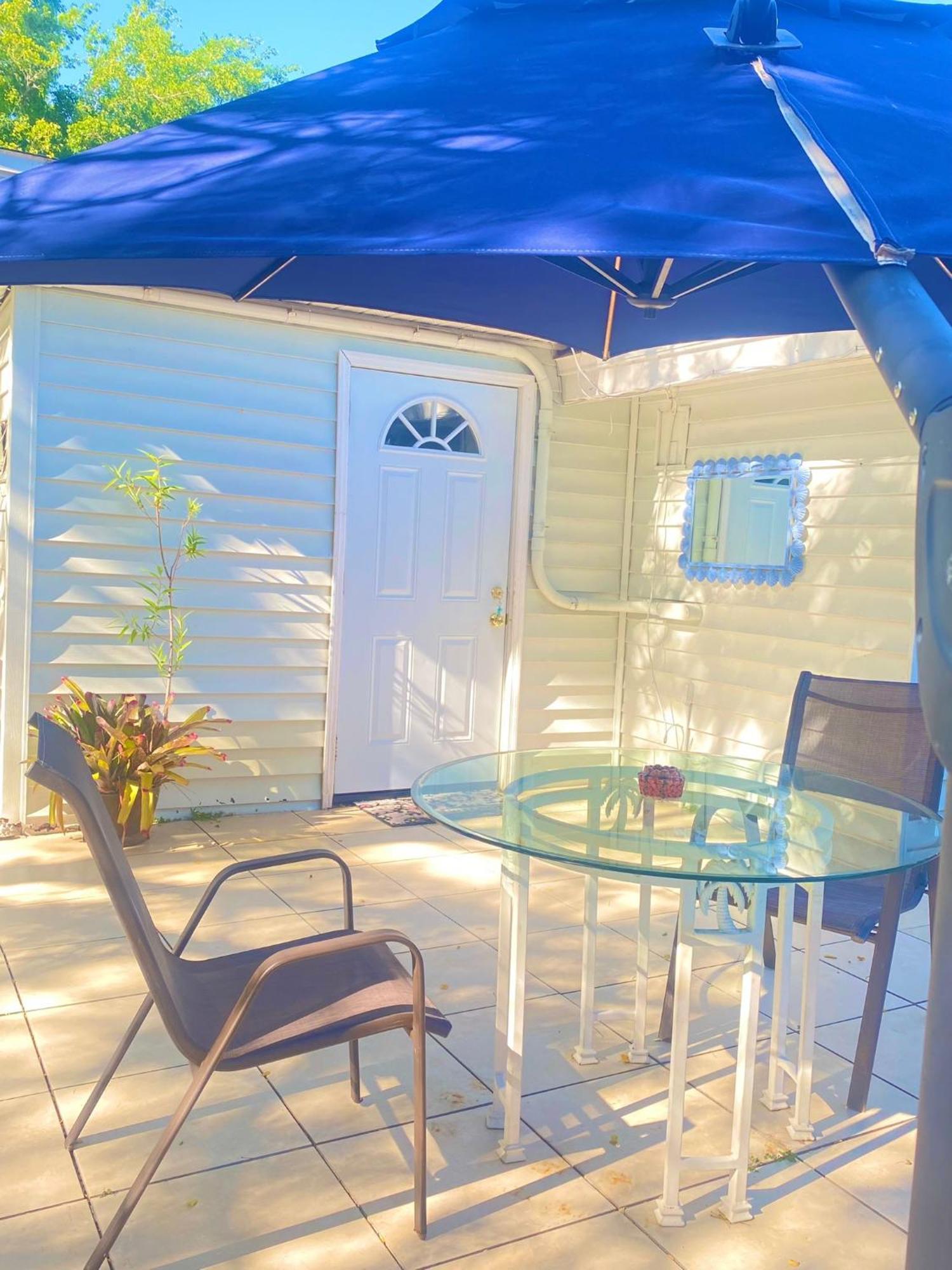 Cozy Studio Only 10 Minutes By Car Of Siesta Key 사라소타 외부 사진